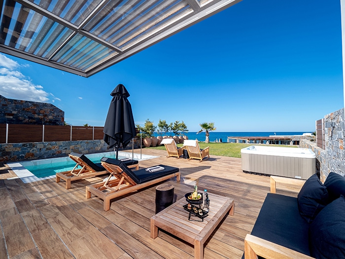 Doppelzimmer mit Privatpool ab 1245€ - Abaton Island Resort & Spa